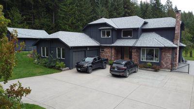 1682 Gibb Rd, House other with 4 bedrooms, 2 bathrooms and 6 parking in Roberts Creek BC | Image 1