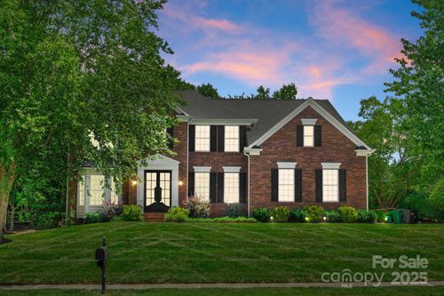 11202 Mountain Pine Dr, Charlotte, NC, 28214-5425 | Card Image