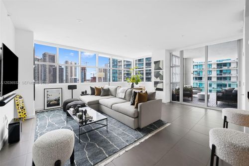 h1802-3301 Ne 1st Ave, Miami, FL, 33137-4270 | Card Image
