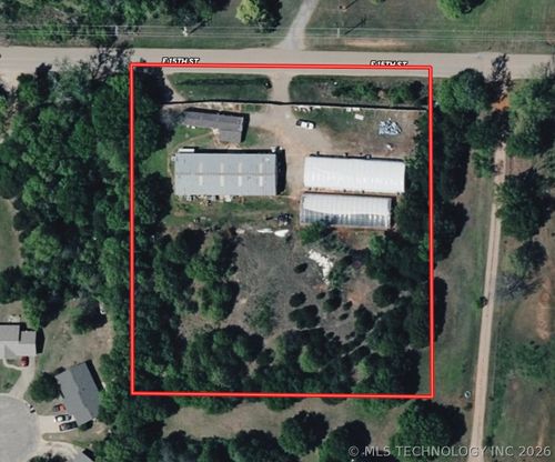 1201 E 15th St, Chandler, OK, 74834-9194 | Card Image