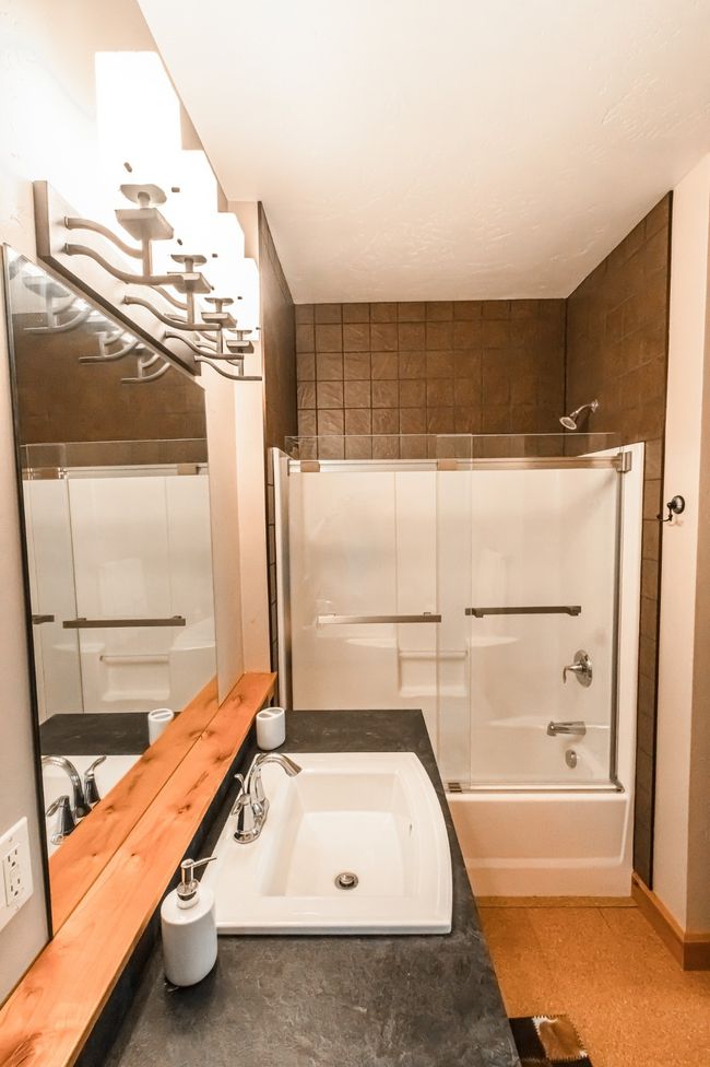 Downstairs Bathroom | Image 29
