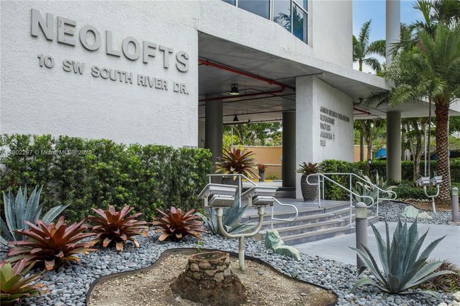 APT-1715 - 10 Sw South River Dr, Condo with 2 bedrooms, 1 bathrooms and null parking in Miami FL | Image 13