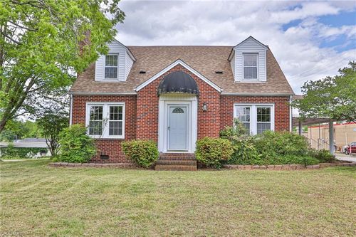 2036 1st Ave Sw, Hickory, NC, 28602-2203 | Card Image