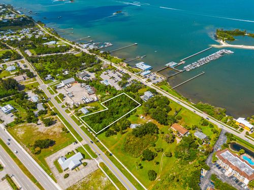 1654 N Central Ave, Sebastian, FL, 32958-3808 | Card Image