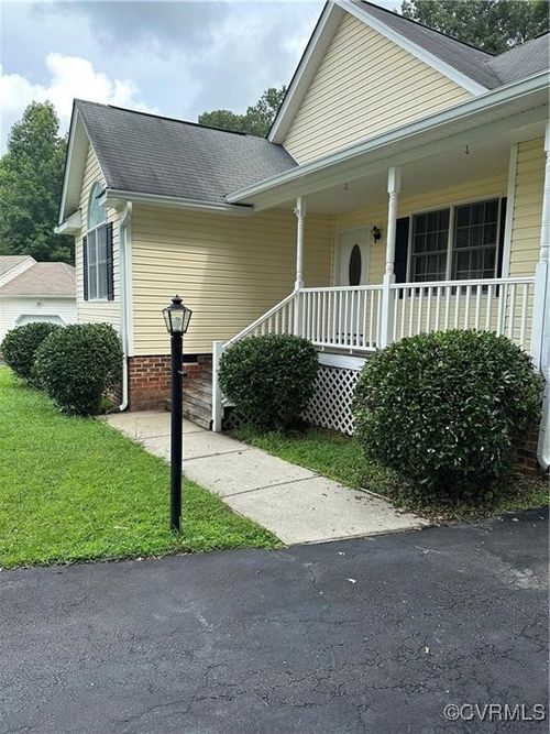 6980 Fox Dr, Prince George, VA, 23875-2696 | Card Image