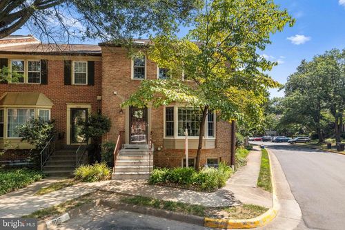 2867 Sutton Oaks Ln, VIENNA, VA, 22181-6148 | Card Image