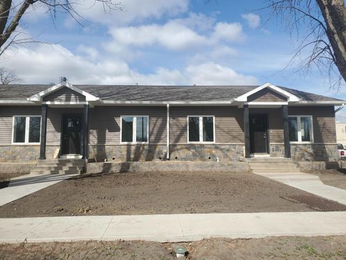 middle-unit-617 4th Street, Dike, IA, 50624 | Card Image