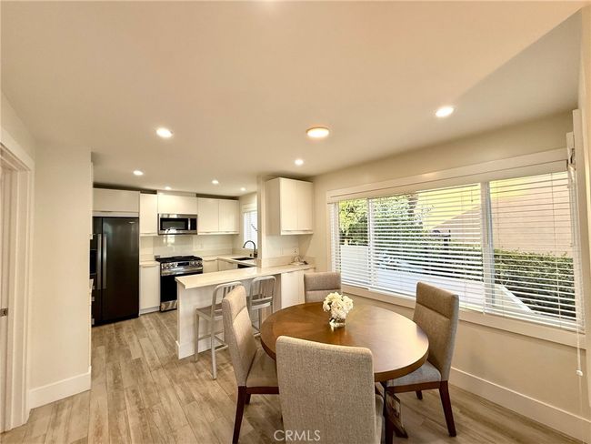 827 Cliff Dr, Condo with 2 bedrooms, 2 bathrooms and 1 parking in Laguna Beach CA | Image 13