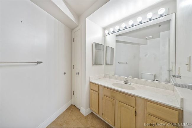 APT-908 - 1 Riverpointe Plz, Condo with 2 bedrooms, 2 bathrooms and null parking in Jeffersonville IN | Image 33