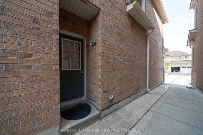 22 Constance St, House other with 6 bedrooms, 6 bathrooms and 5 parking in Brampton ON | Image 38