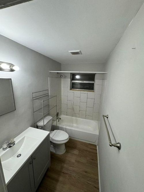 3-907 8th St, West Palm Beach, FL, 33401-3646 | Card Image