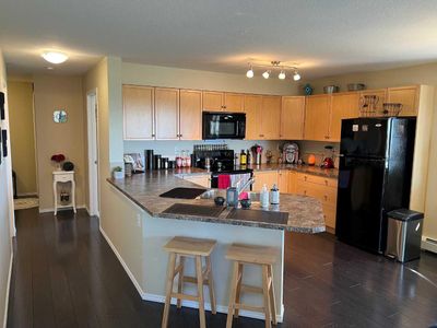 401 - 3 Broadway Rise, Condo with 2 bedrooms, 2 bathrooms and 1 parking in Sylvan Lake AB | Image 3