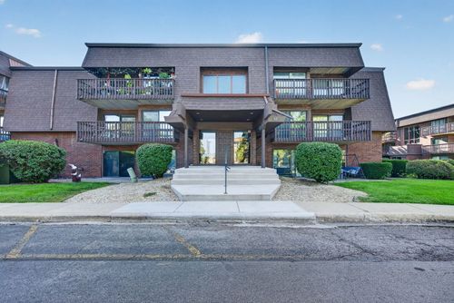 205-1620 Richmond Cir, Joliet, IL, 60435-6751 | Card Image