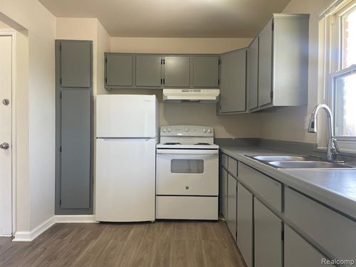 105-19220 Wick Rd, Allen Park, MI, 48101-3449 | Card Image