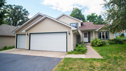 2205 Jennifer Ct, North Saint Paul, MN, 55109-2863 | Card Image