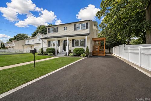 92 Washington Ave, Deer Park, NY, 11729-6918 | Card Image