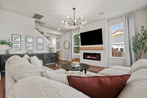 324 Gaida Loop, Georgetown, TX, 78628-2282 | Card Image