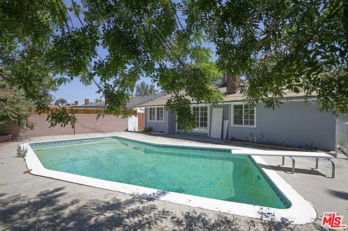 19027 Wyandotte St, Reseda, CA, 91335 | Card Image