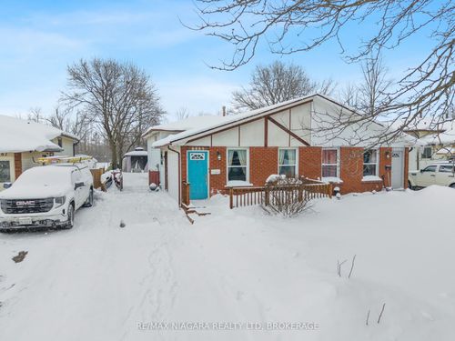 6885 Waters Avenue, Niagara Falls, ON, L2G5X4 | Card Image