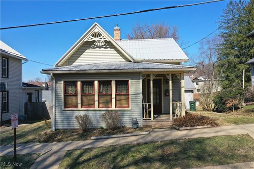 326 E Adams St, Millersburg, OH, 44654-1439 | Card Image