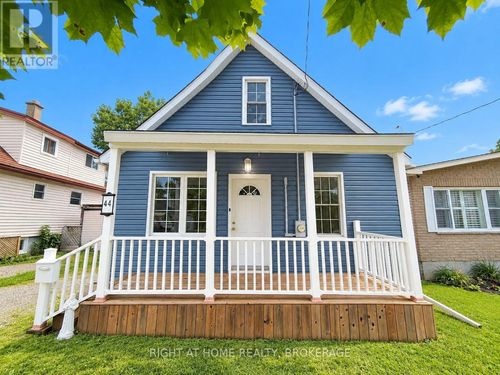 44 Cumming St, St Catharines, ON, L2S1H9 | Card Image