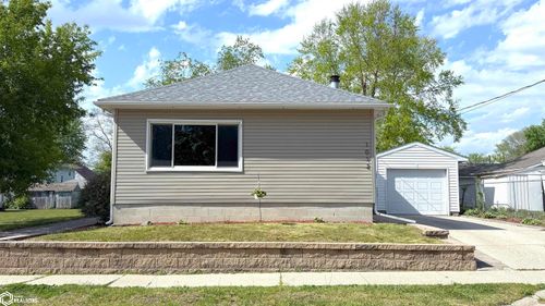 1012 8th St Sw, Mason City, IA, 50401-4802 | Card Image