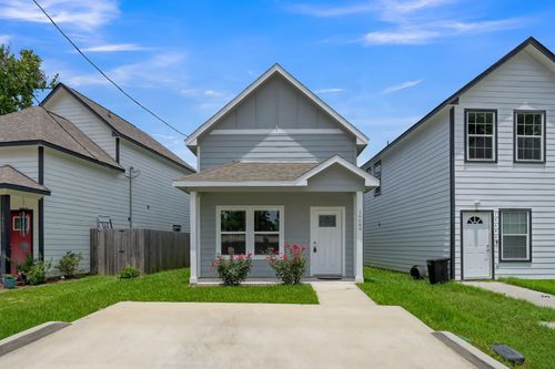 16684 E Ivanhoe, Montgomery, TX, 77316-6725 | Card Image