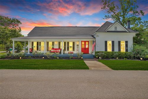 415 Houston St, Montgomery, TX, 77316-4402 | Card Image