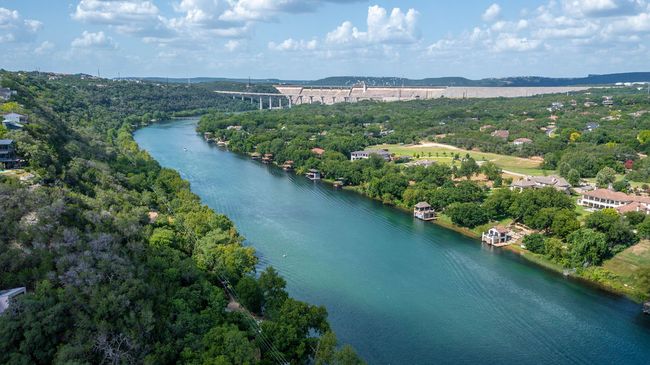 Bird's eye view of Lake Austin and Mansfield Dam from Apache Shores | Image 27