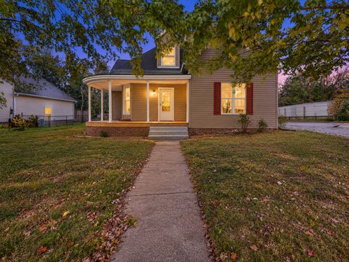 208 S Russell St, Portland, TN, 37148-1206 | Card Image