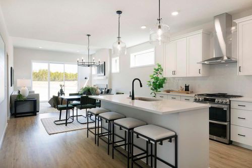 12443 Drayton Trl, Apple Valley, MN, 55124-6311 | Card Image