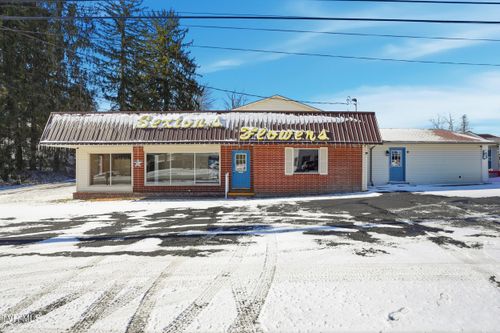 528 W Main St, Wise, VA, 24293-6908 | Card Image