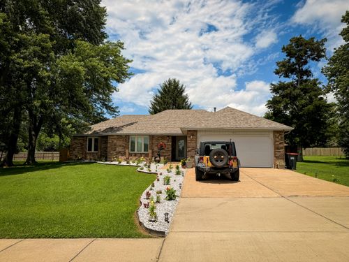 310 E Grant St, Clever, MO, 65631-9125 | Card Image