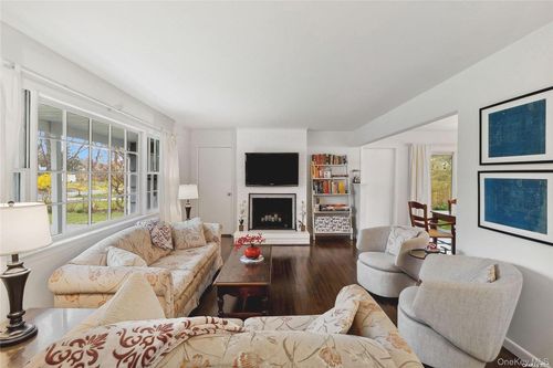 990 Three Waters Ln, Orient, NY, 11957-1547 | Card Image
