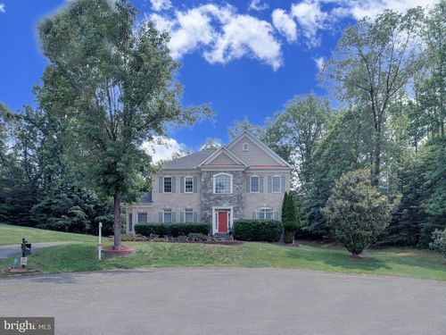 9205 Forest Greens Dr, Lorton, VA, 22079-3449 | Card Image
