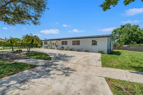 10351 Sw 49th St, Miami, FL, 33165-6219 | Card Image