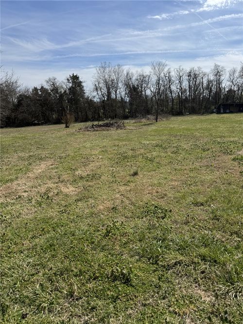 000 Rolling Hills Dr, Seligman, MO, 65745 | Card Image