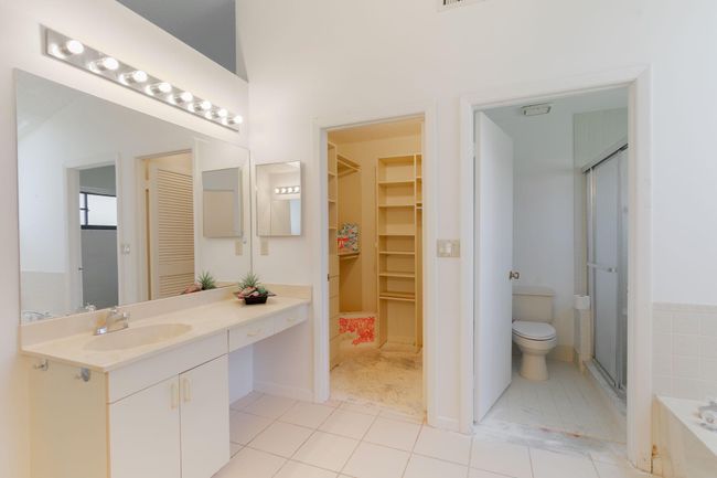 8057 Cassia Dr, Condo with 3 bedrooms, 2 bathrooms and null parking in Boynton Beach FL | Image 24