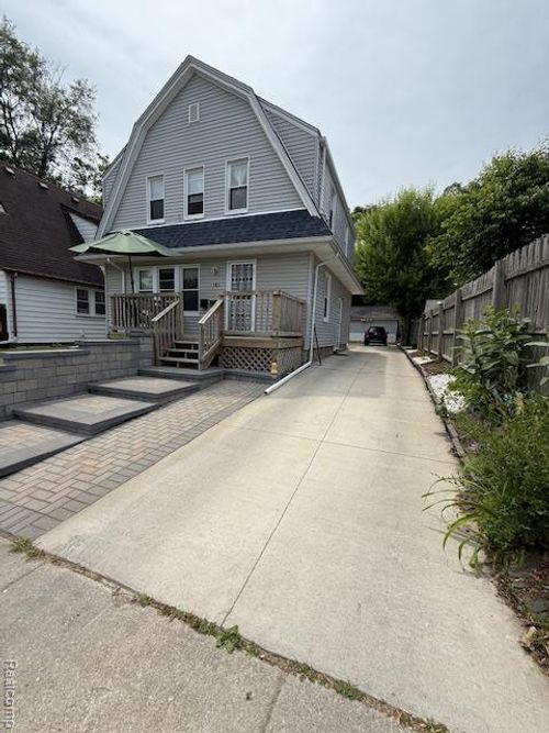 183 Pingree Ave, Pontiac, MI, 48342-1161 | Card Image