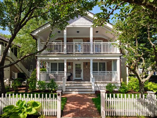 62-captain-rowley-cottage-131 N Water St, Edgartown, MA, 02539-8016 | Card Image