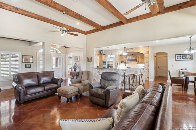 221 Cypress Estates Pkwy, House other with 3 bedrooms, 2 bathrooms and null parking in Ingram TX | Image 6