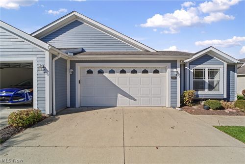 3836 Fennway Blvd, Medina, OH, 44256-5627 | Card Image