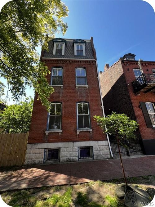 2005 Menard St, Saint Louis, MO, 63104-3864 | Card Image