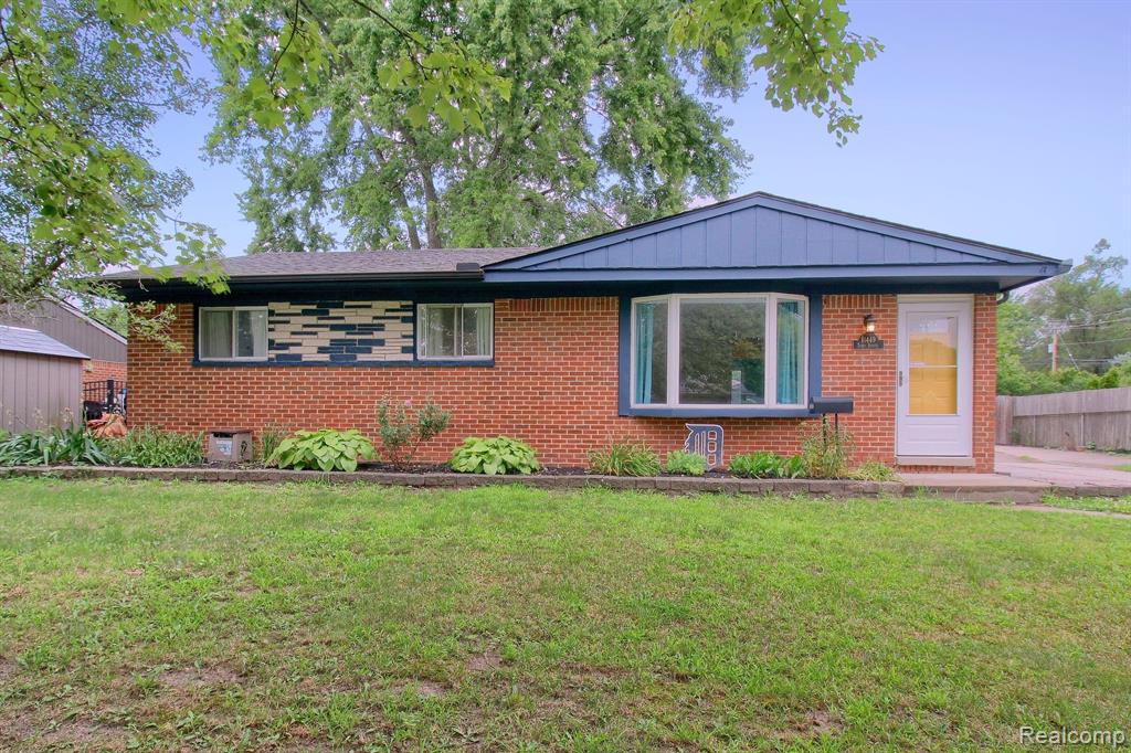 Terry St, Plymouth, MI 48170