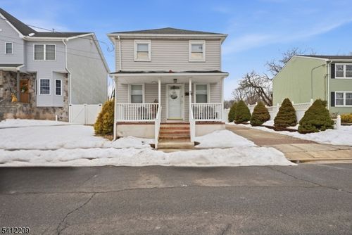 94 S 21st Ave, Manville, NJ, 08835-1661 | Card Image