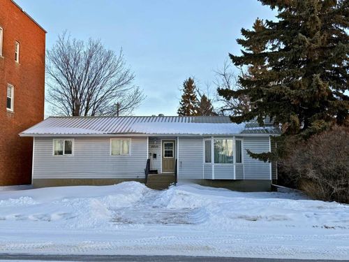 4836 50 Ave, Vermilion, AB, T9X1T6 | Card Image