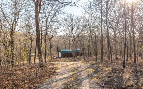 83 Minx Valley Dr, Roach, MO, 65787-7800 | Card Image