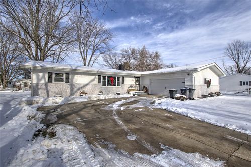 414 W Crea St, Cerro Gordo, IL, 61818-4074 | Card Image