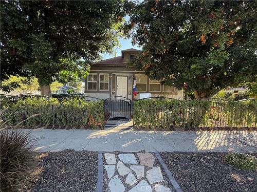 4193 5th St, Riverside, CA, 92501-2609 | Card Image