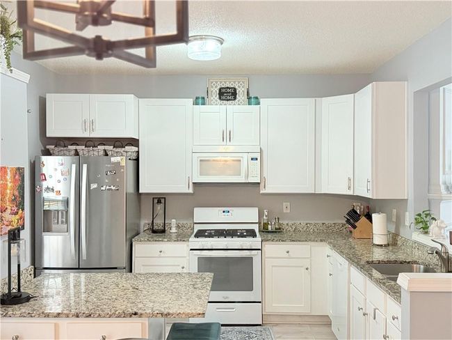 4172 Howell Park Rd, Townhouse with 3 bedrooms, 3 bathrooms and 2 parking in Duluth GA | Image 6